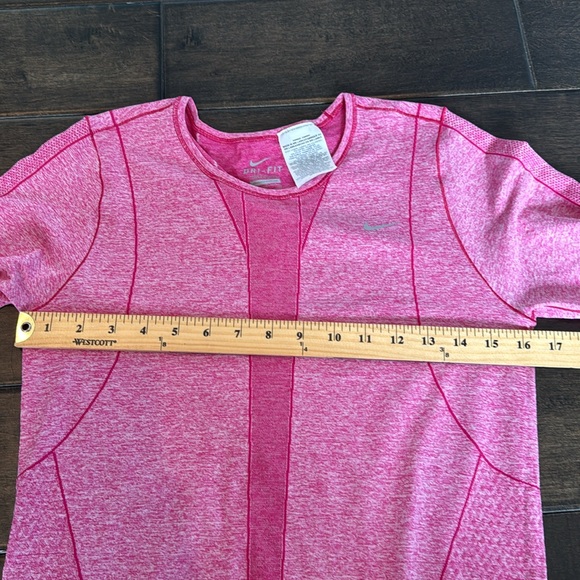 ❤️3/$30 Nike Dri-Fit Women's Pink Long Sleeve Top - Picture 12 of 13